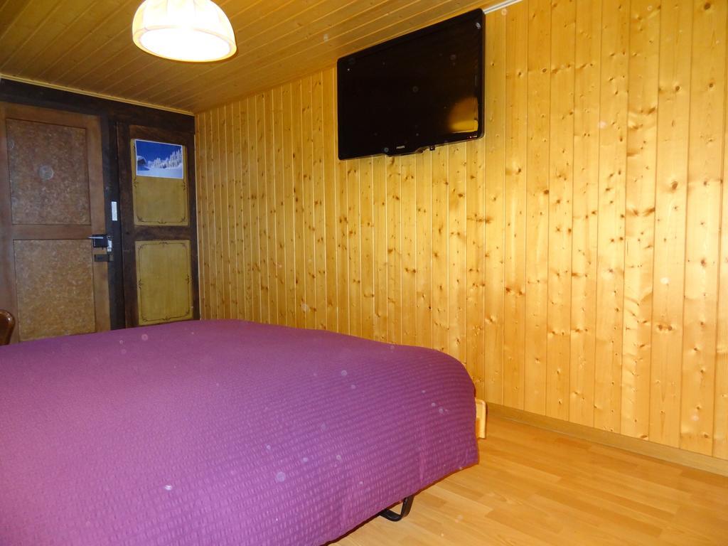 Helvetia Bed & Breakfast Troistorrents Room photo